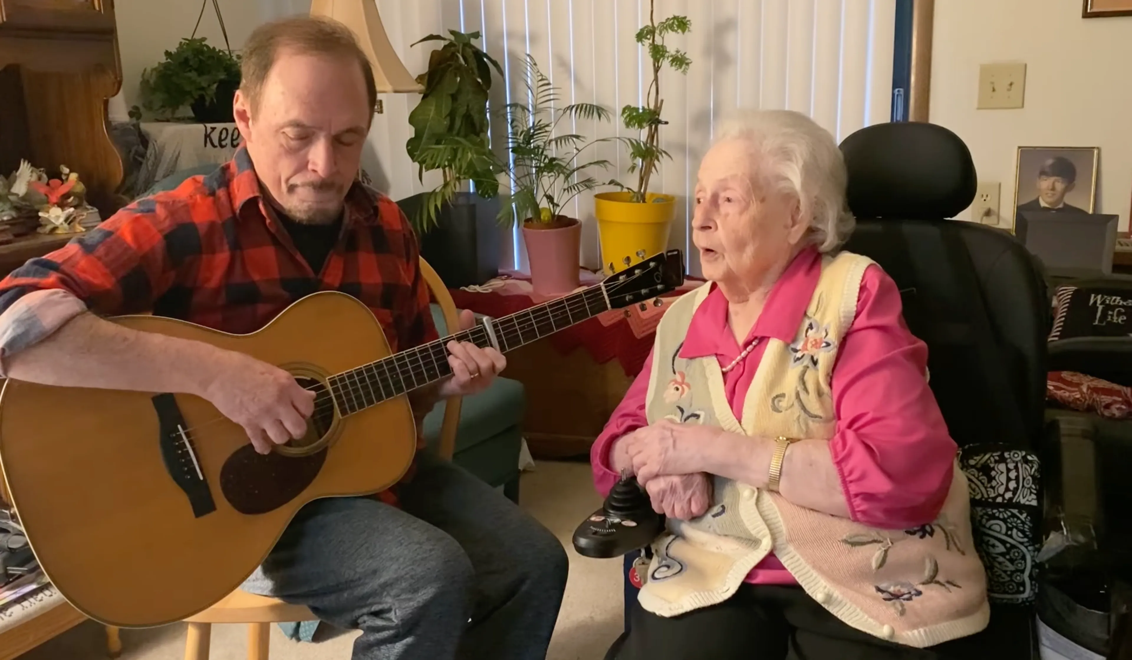 De 97-jarige Nita Talley raakt harten wereldwijd: 'Ook al ben ik atheïst, dit raakt mij tot op het bot'