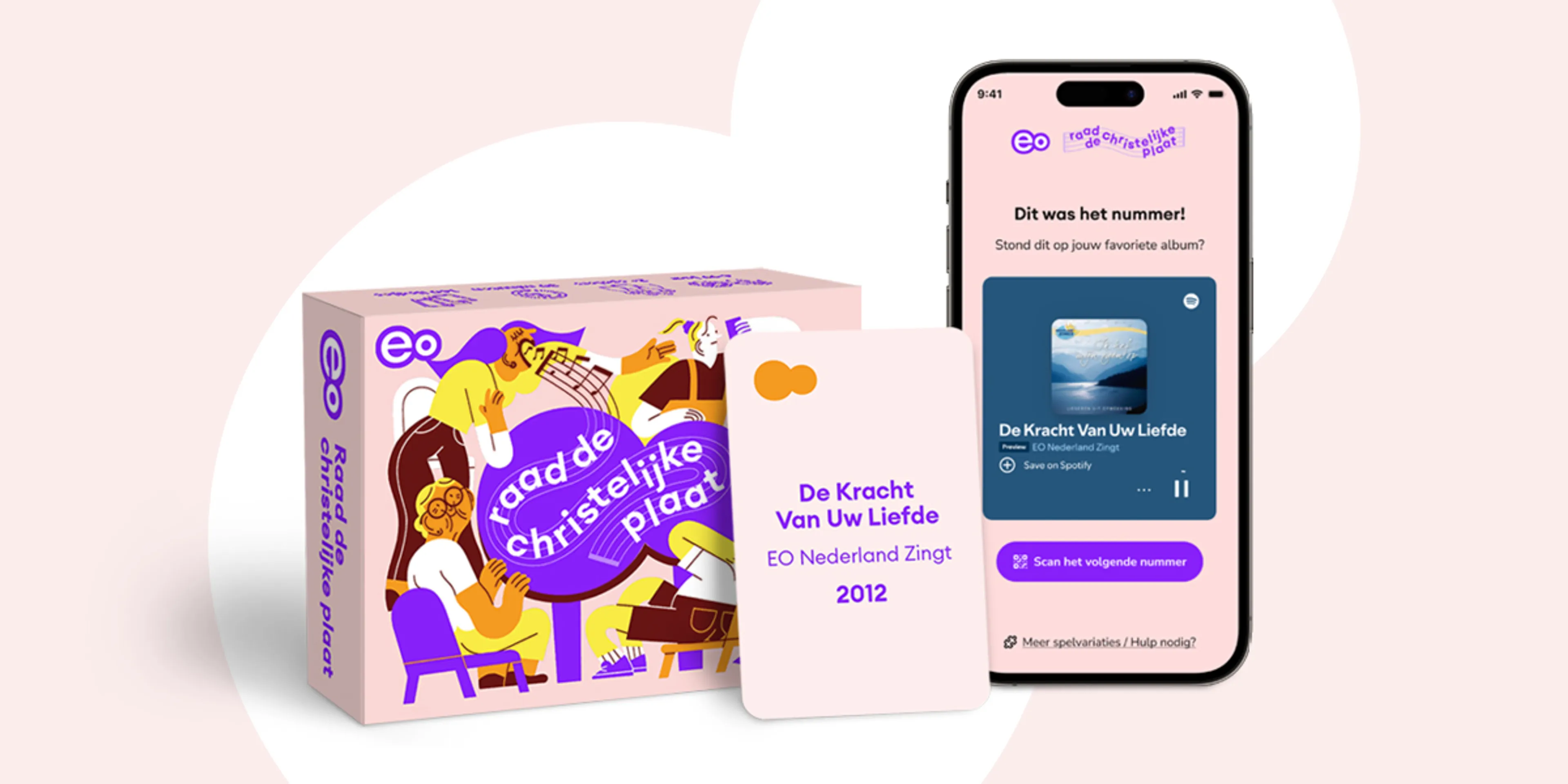 Raad de christelijke plaat van EO: een promotionele opstelling met een centrale paars-wit titelkaart en een smartphone-weergave van de bijbehorende app, waarop een muziekkaart met de track “De Kracht Van Uw Liefde” en de aanduiding EO Nederland Zingt verschijnt. Het geheel presenteert een productpresentatie voor een mogelijk quiz- of scan-gebaseerde activiteit.