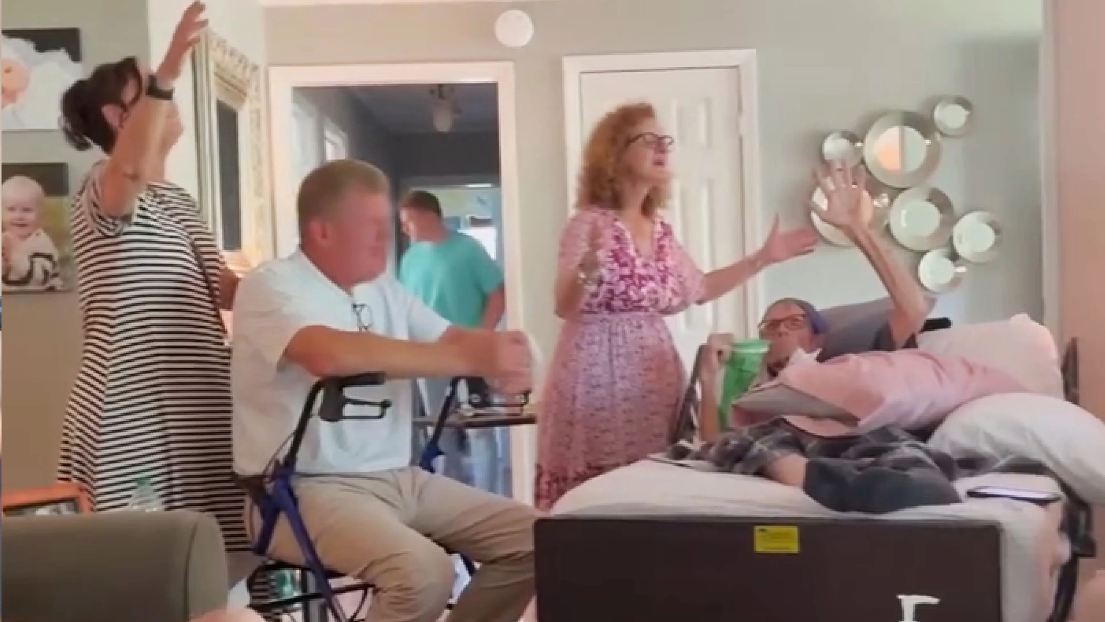 Aanbidding bij het sterfbed: christelijk gezin verliest vader aan kanker