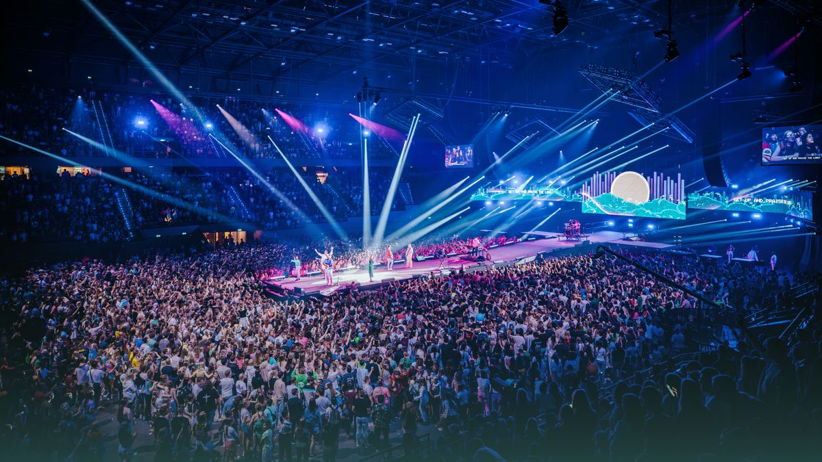 Ontroerend: 15.000 jongeren zingen uit volle borst mee met 'Ik zal er zijn'