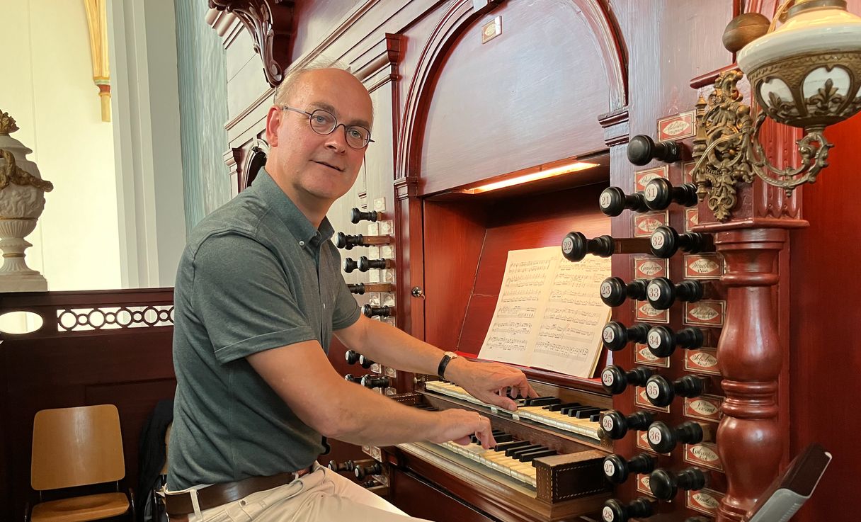 Op reis met organist Harm Hoeve: 'Ik moet mezelf soms een beetje wegcijferen'