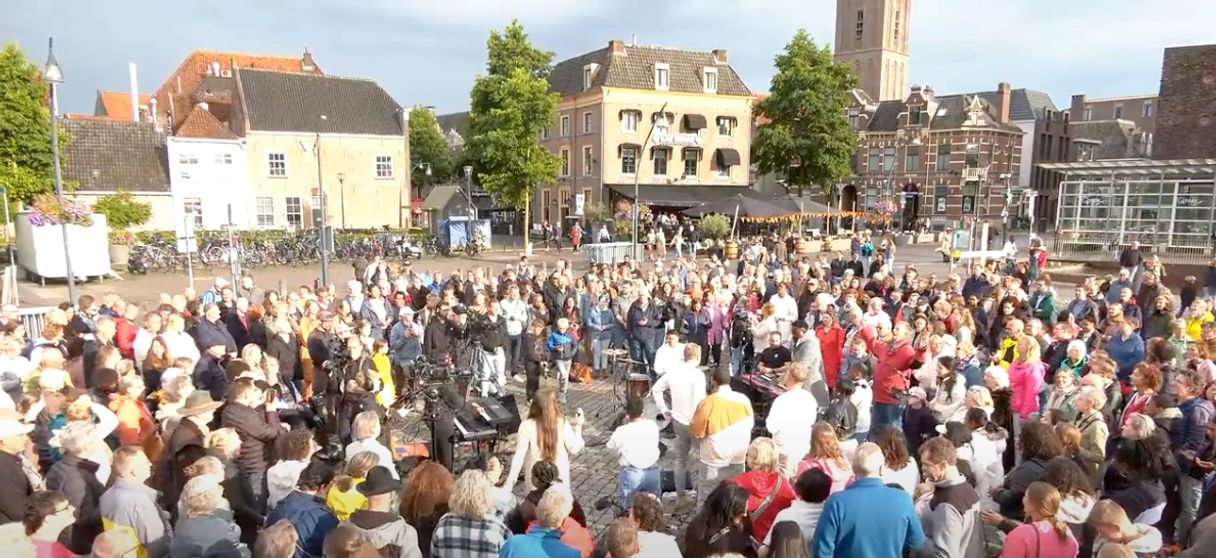 'Zwolle Zingt': Bekijk de livestream van stichting Presence terug!