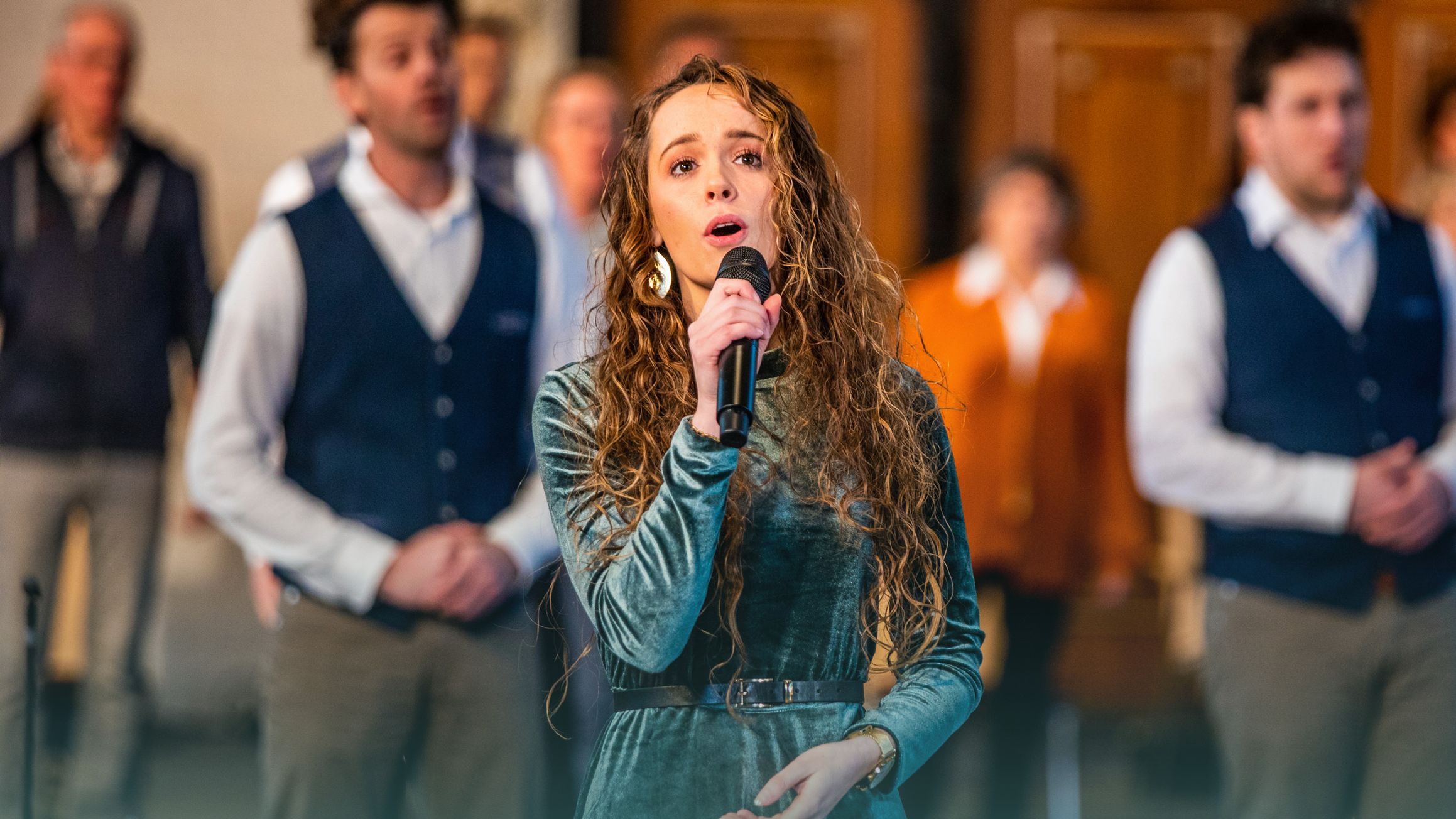 Worship op Woensdag: Tenira Sturm zingt het prachtige 'Heer wees mijn gids'