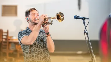 Vrolijke muziek om de zomer mee te vieren