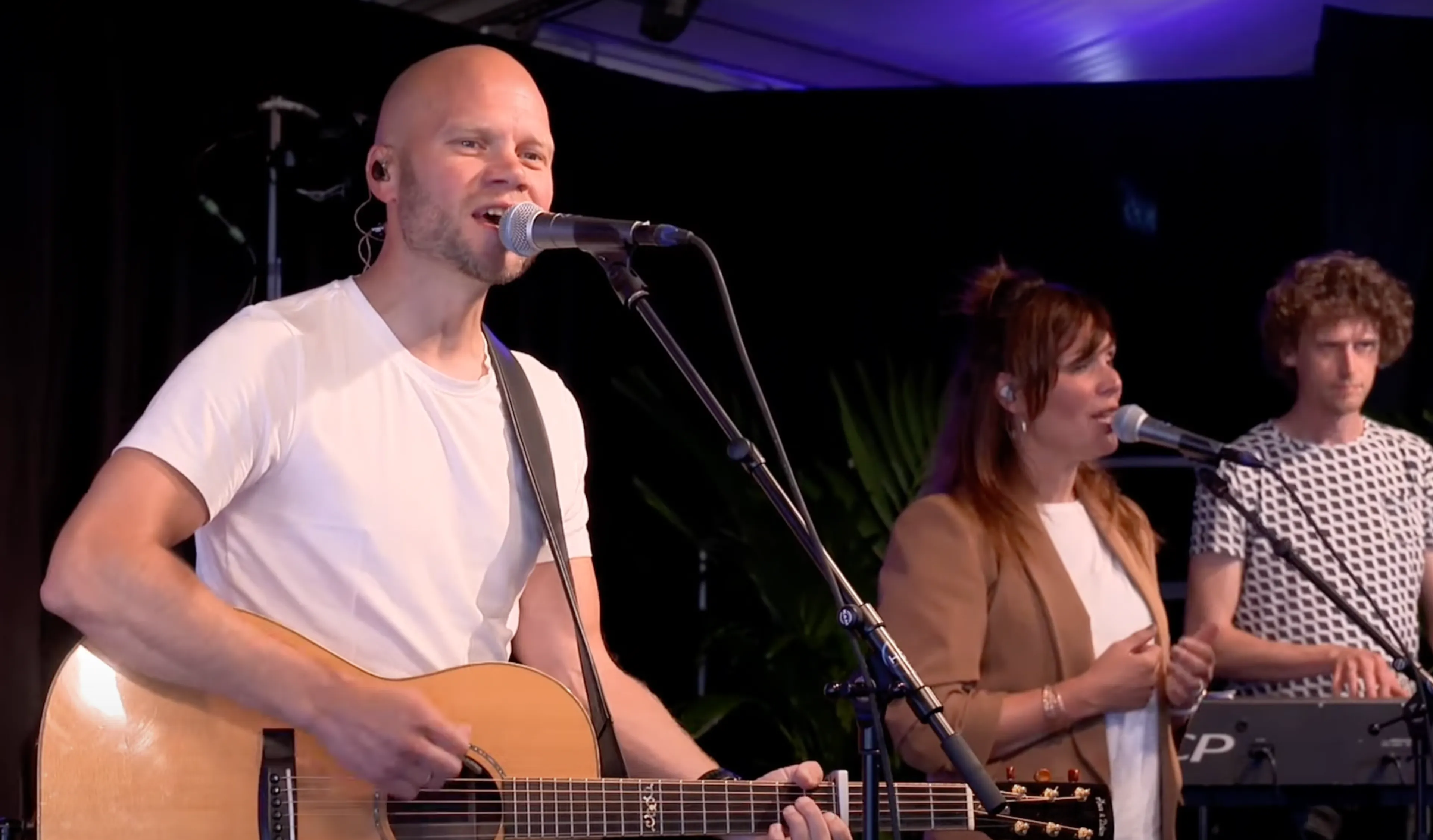 LEV speelt gloednieuw lied 'God en Reisgenoot' tijdens de Opwekking Pinksterconferentie