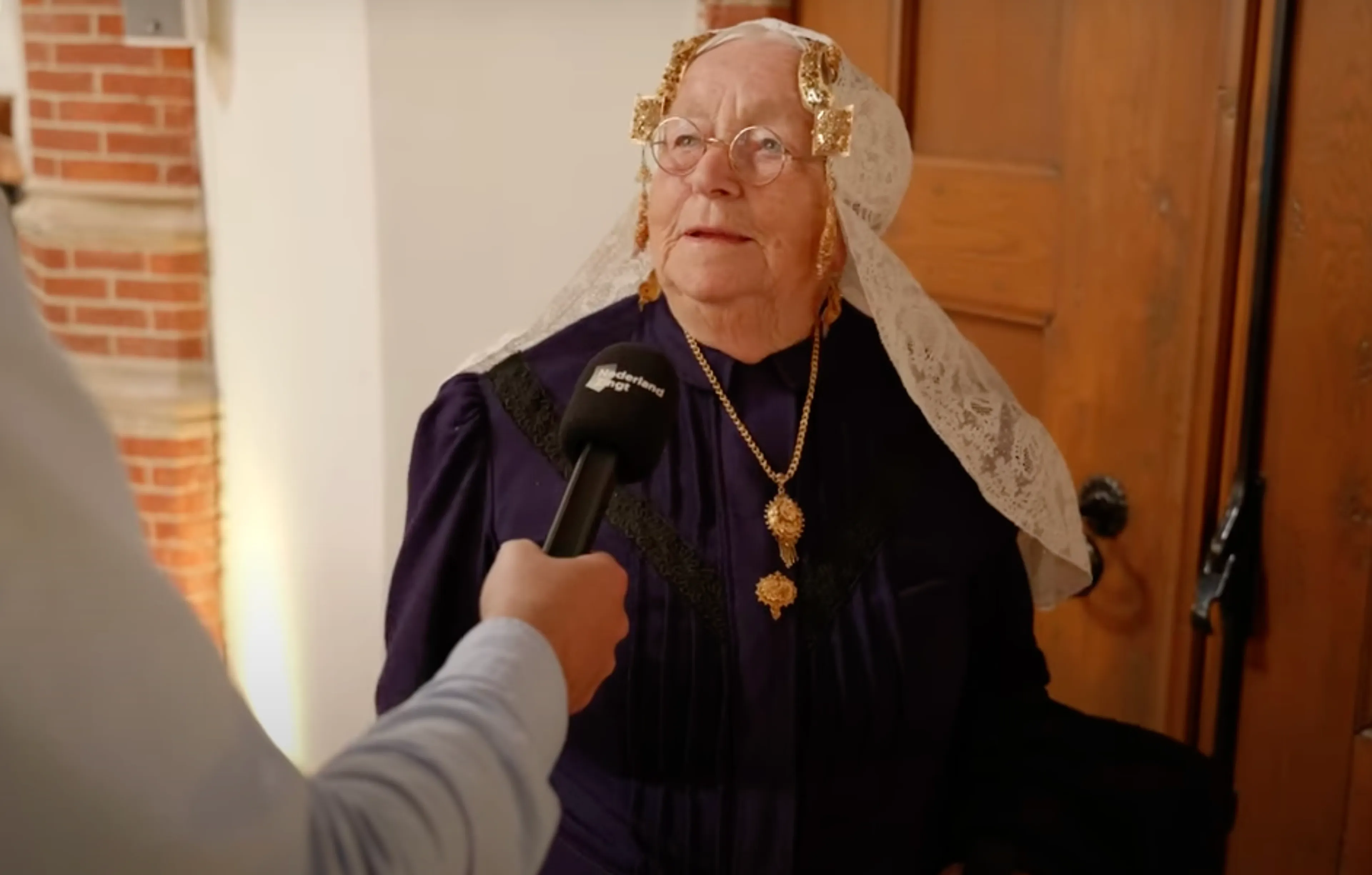 Weduwe over de troost die ze ontvangt: 'Je kan de hele dag bidden'