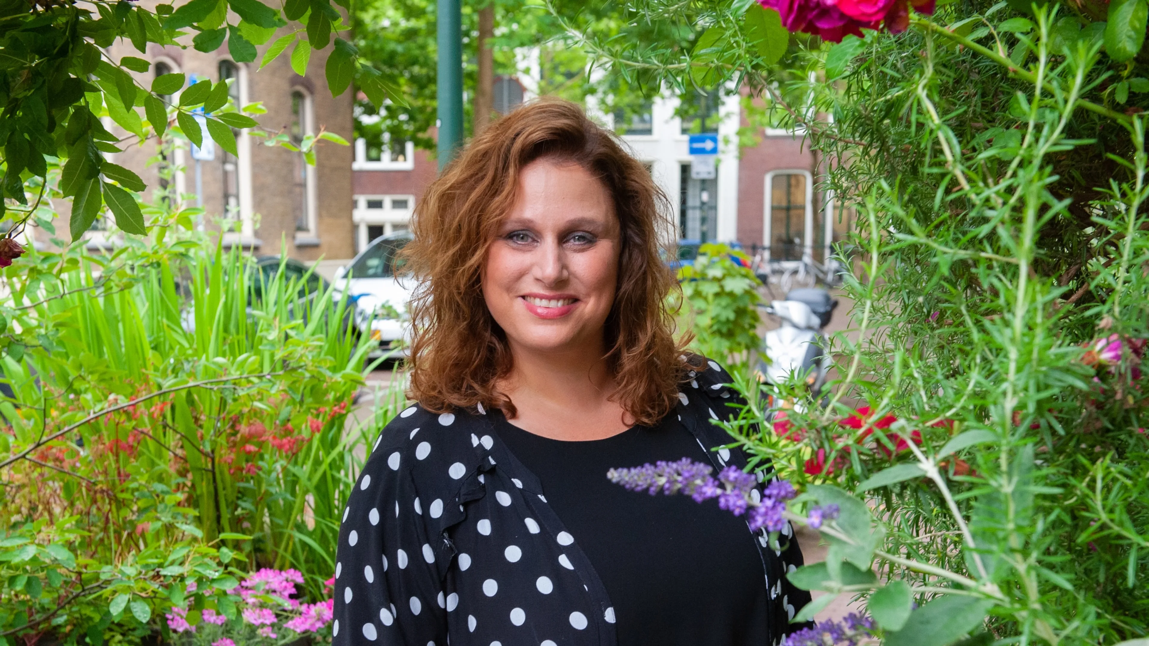 Wat heeft Elise Mannah met het lied 'Zie ik sterren aan de hemel staan'?