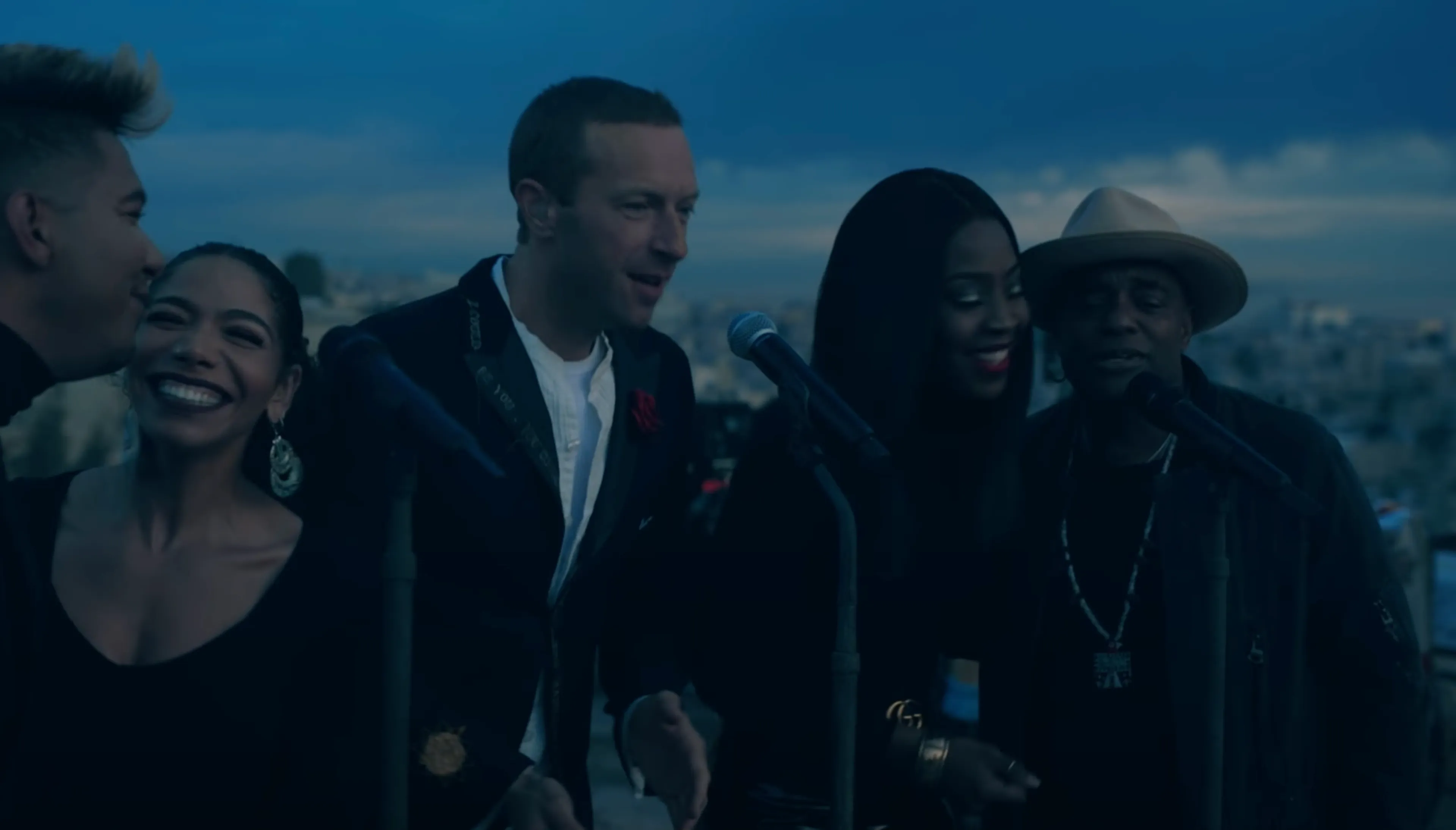 Neem even de tijd voor deze mooie gospel van Coldplay: BrokEn