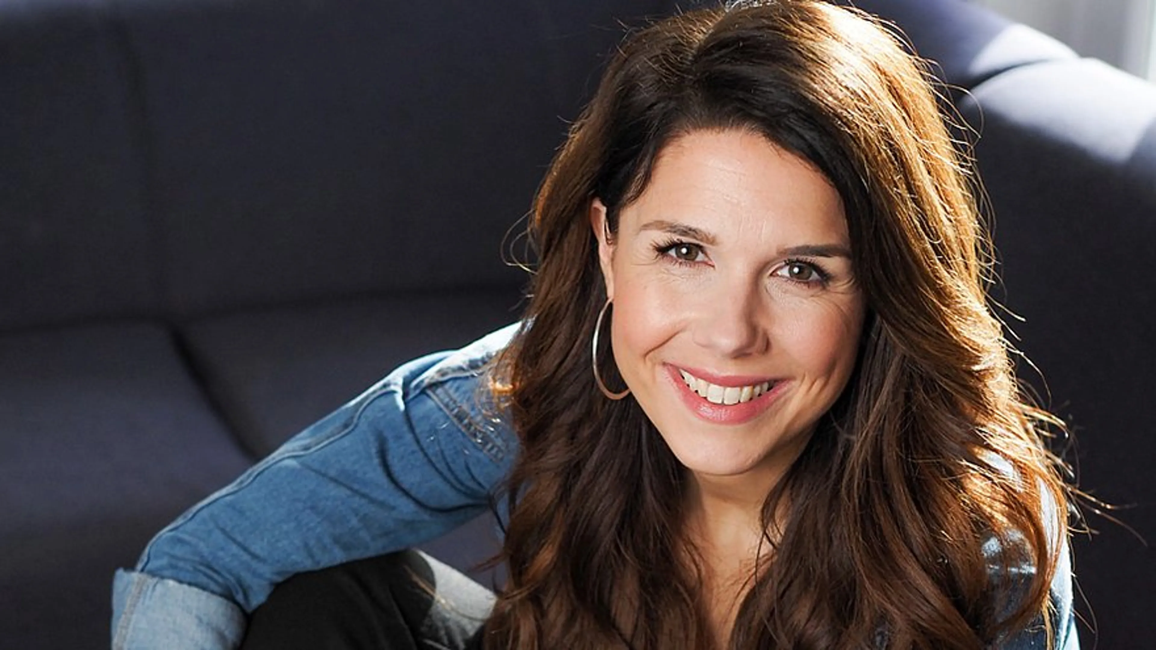 Joke Buis vertelt over 'Andere Foto's' en haar eigen zoektocht: 'De afgelopen periode bracht me terug bij de kern'