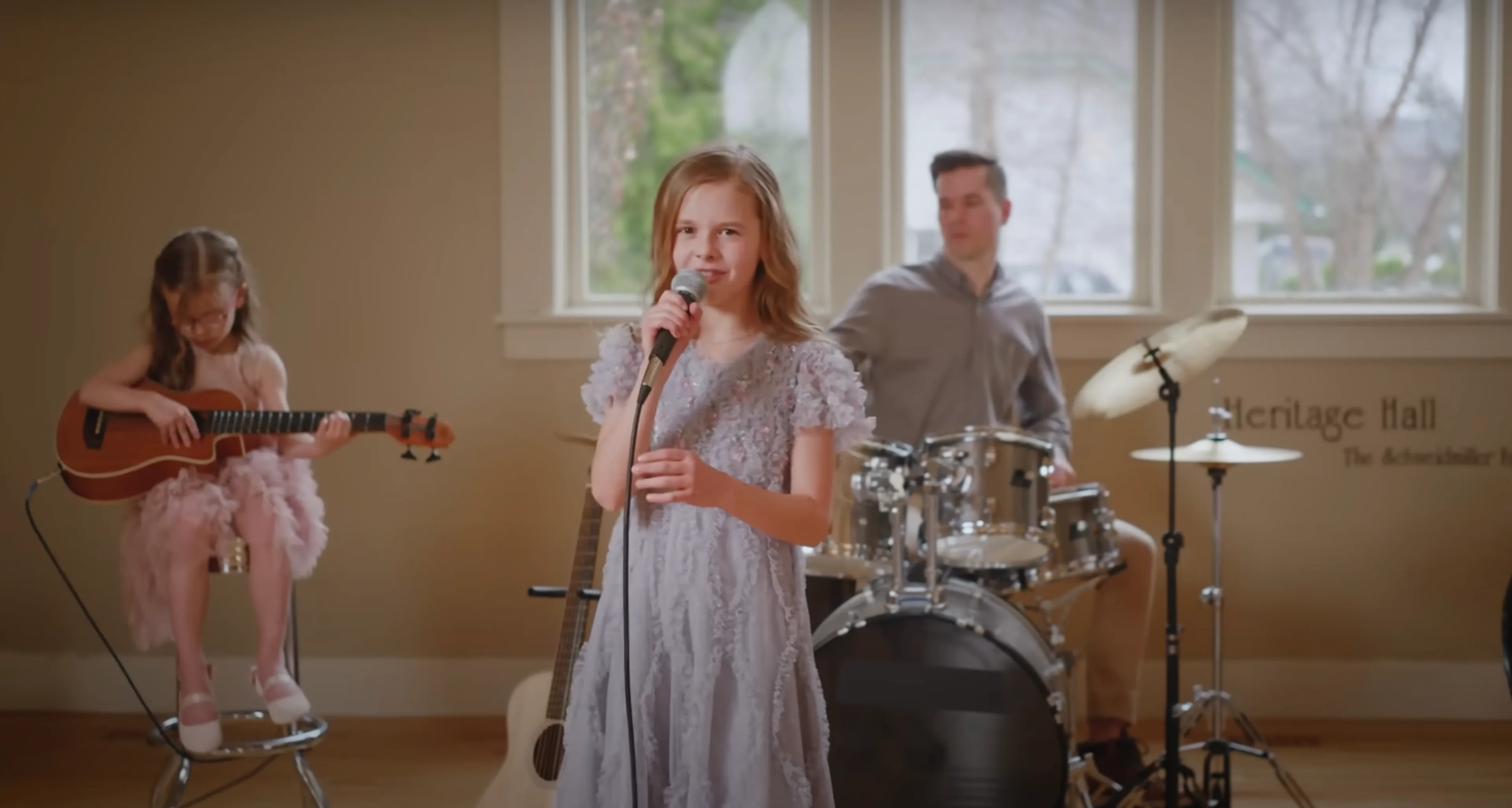 Luister naar het prachtige 'Goodness of God' door The Crosby Family!