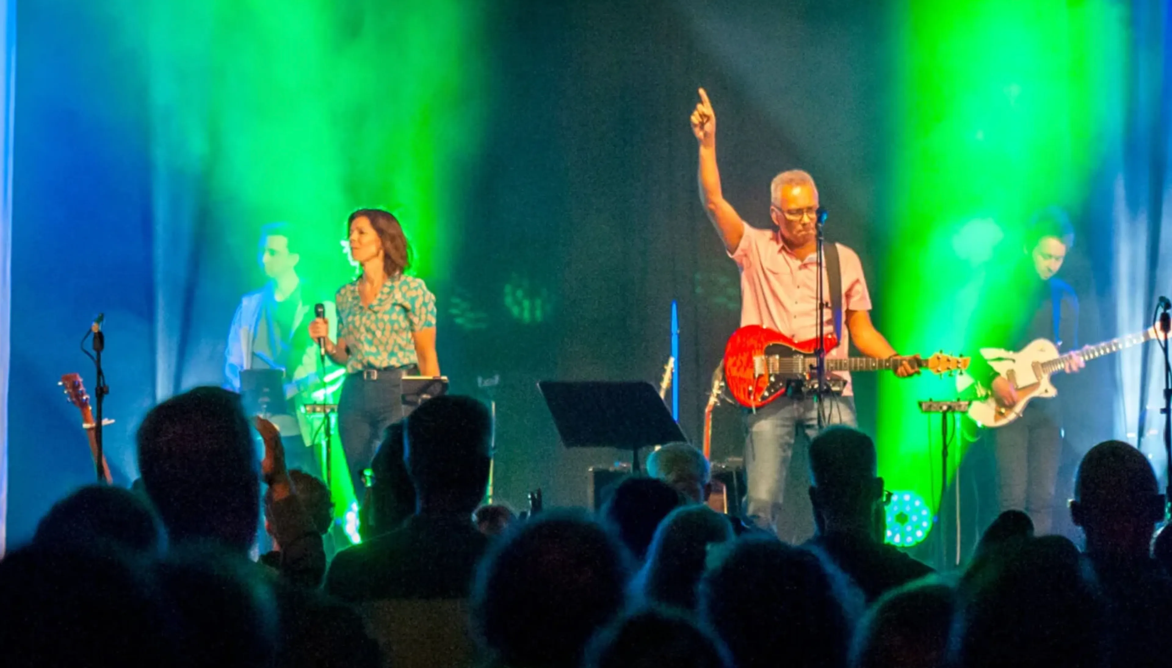 Dit gloednieuwe Opwekkingslied past mooi in de Veertigdagentijd: Dank U Jezus voor Uw kostbaar bloed