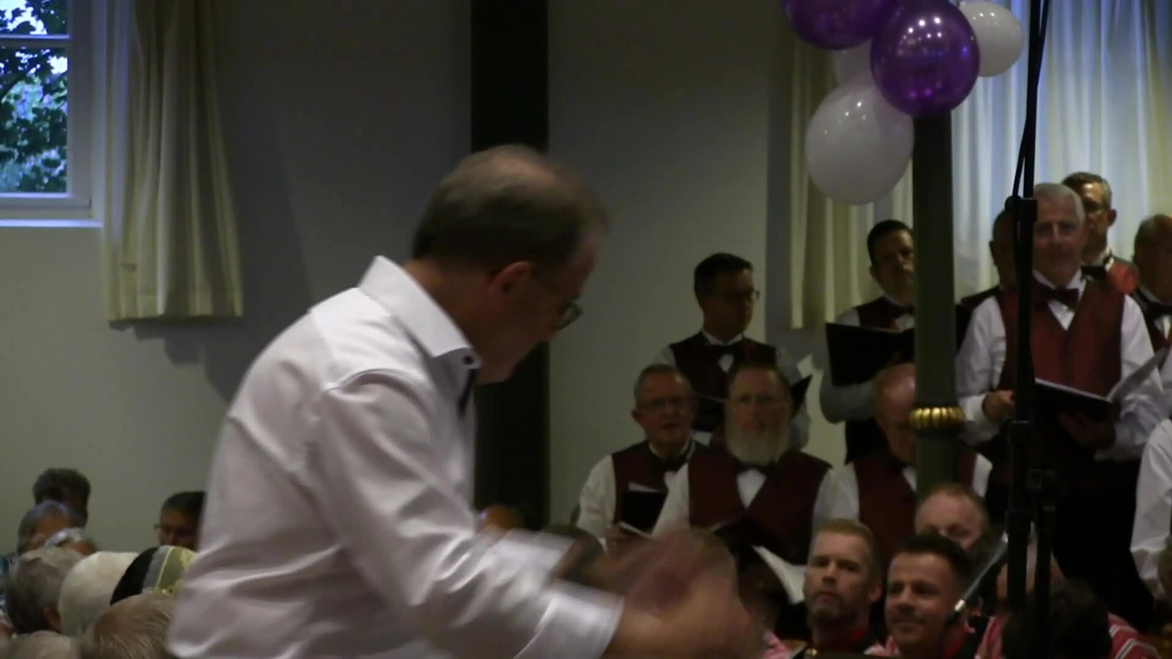 Urk zingt 'Tienduizend redenen'