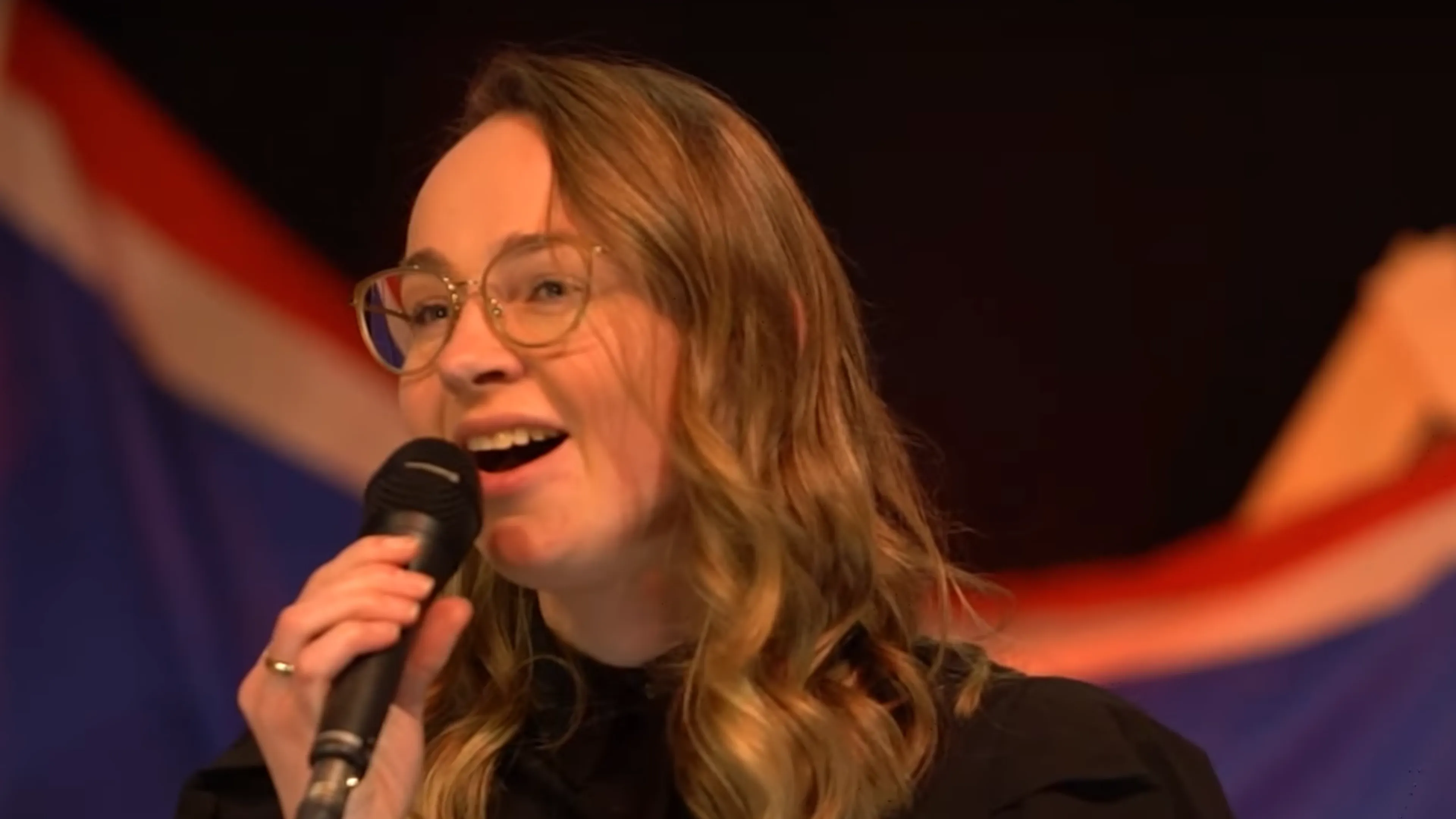 Willemijn zingt het hoopvolle lied 'Maranatha'