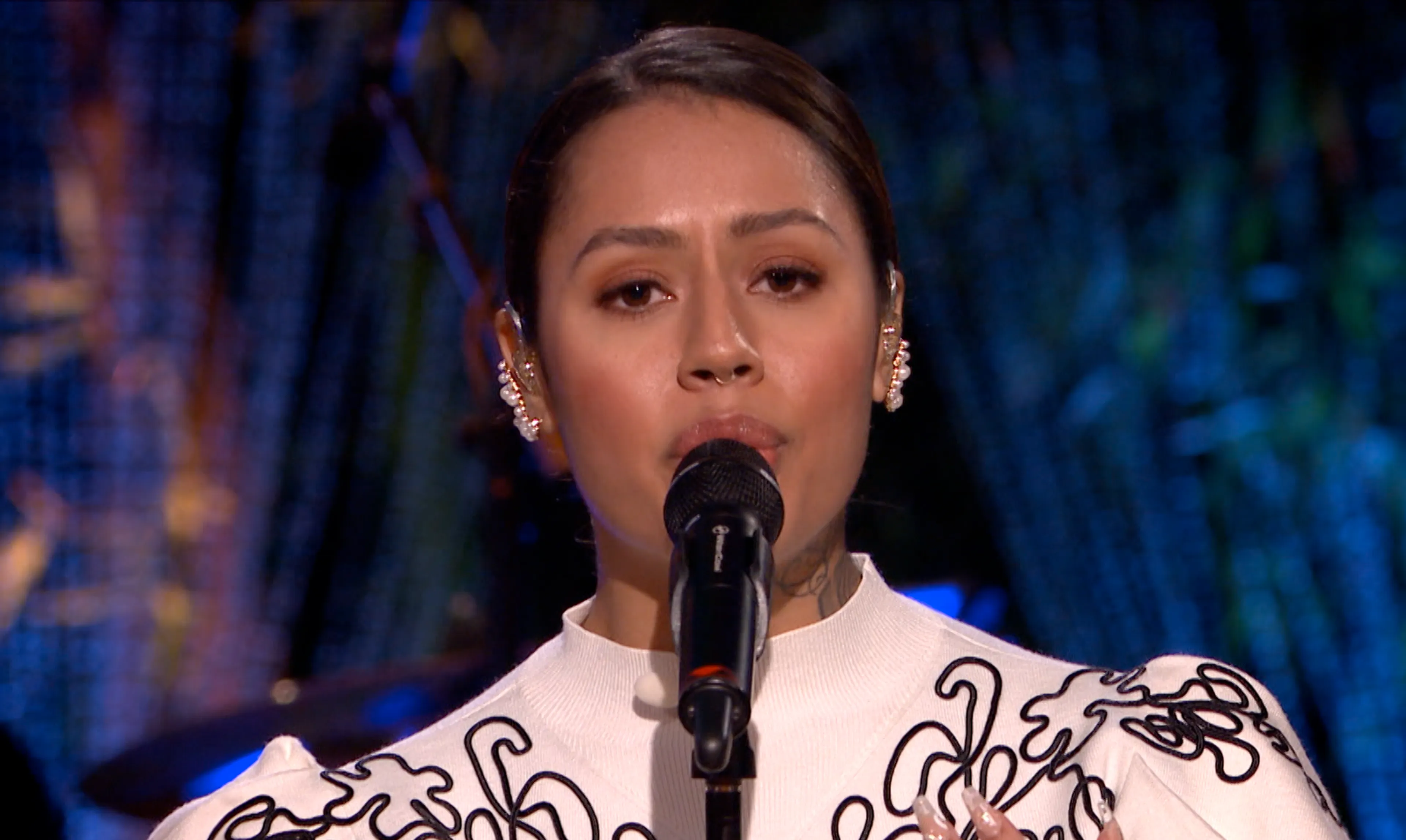 Schitterend: Zangeres Tabitha zingt 'Lied van Ruth' bij Beste Zangers