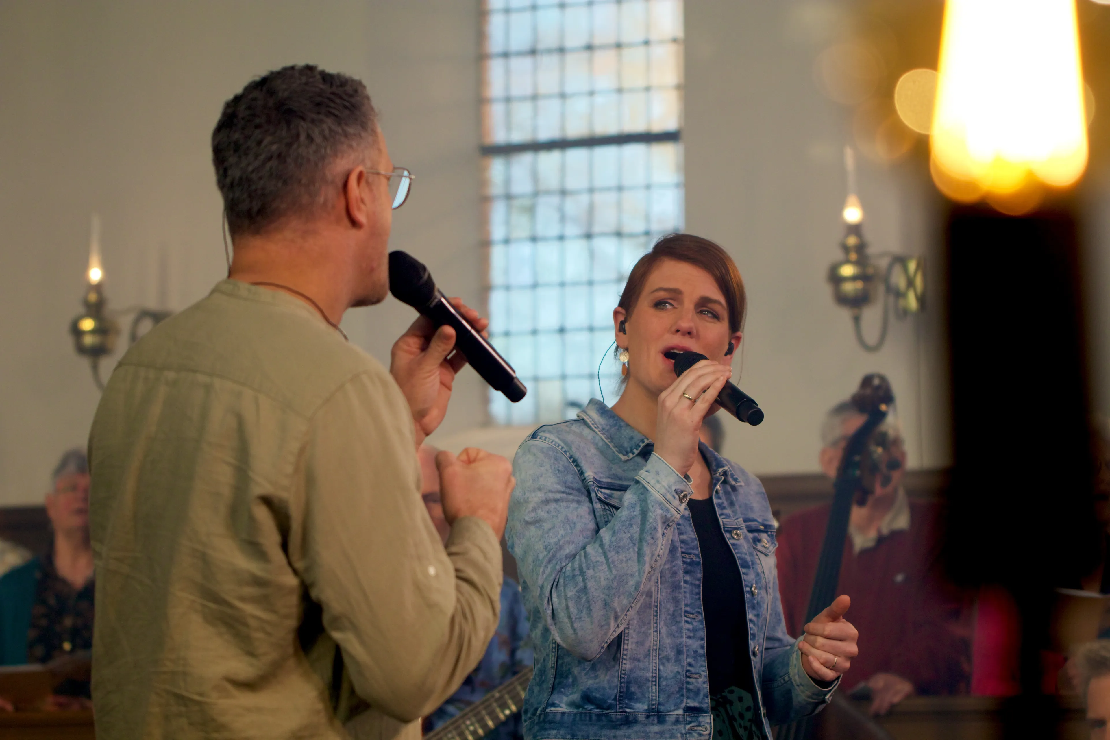 Hij maakt 'Alles nieuw!' Bekijk hier dit prachtige lied gezongen door Ariën Vink en Amanda Lock