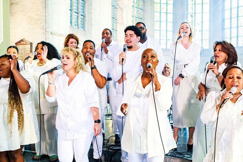 Dit enthousiaste koor komt ook zingen op de Nederland Zingt Dag: Gospelkoor G-Roots!