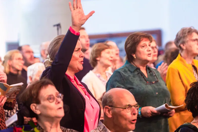 Dit weekend in Nederland Zingt: Hij laat nooit alleen & God zegenen